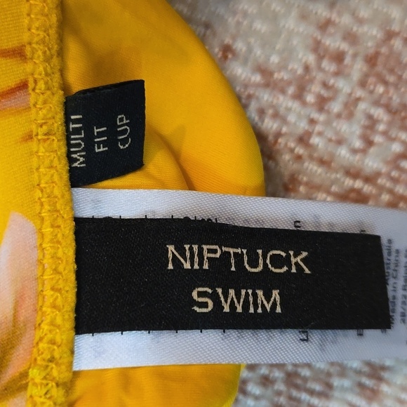 Niptuck Swim Yellow Floral One Piece Multi Fit Cup Swimsuit Size 6 - Picture 4 of 8